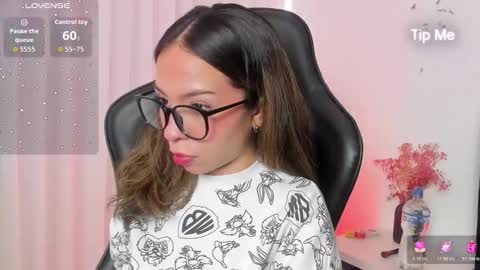 luluuberry online show from 12/15/25, 12:53