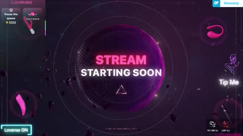 Snapshot of luluubloomm chatting on 11/21/25, 08:07 Lulu online show from 11/21/25, 08:07