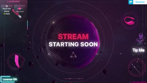 Snapshot of luluubloomm chatting on 11/25/25, 10:10 Lulu online show from 11/25/25, 10:10