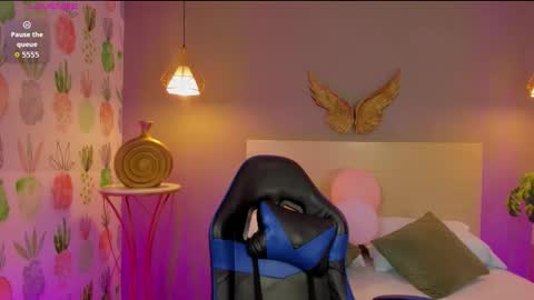 L U M A online show from 03/25/26, 08:04