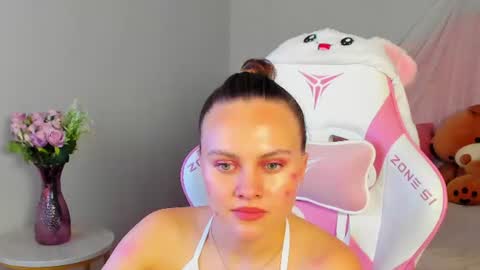 Snapshot of lumerisoren chatting on 06/11/26, 03:04 lumerisoren online show from 06/11/26, 03:04