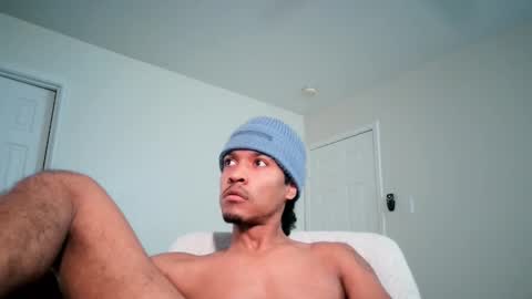 Snapshot of luminouscummer chatting on 02/14/25, 03:11 luminous online show from 02/14/25, 03:11