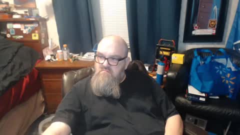 Snapshot of lump420 chatting on 10/12/25, 06:45 lump420 online show from 10/12/25, 06:45