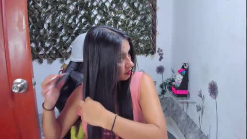 Luna  online show from 12/04/25, 10:07