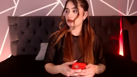 luna1126 online show from 04/11/26, 12:31