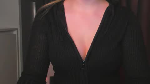 luna1vibe online show from 12/19/25, 06:09