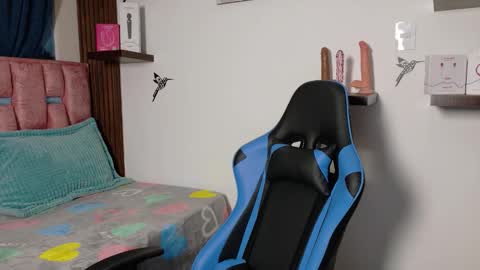 Luna online show from 09/22/25, 03:30