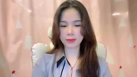 Snapshot of luna4739 chatting on 05/19/26, 03:29 Luna online show from 05/19/26, 03:29