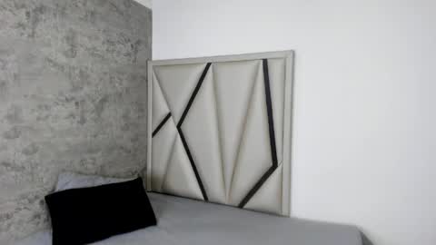 Luna online show from 04/23/26, 11:42