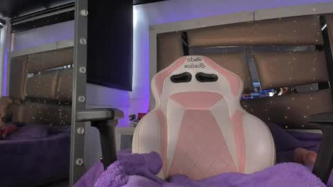 luna online show from 04/18/26, 08:09