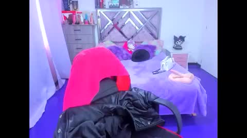 luna_analya online show from 01/17/26, 01:49