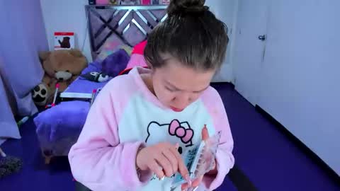 luna_analya online show from 03/11/26, 12:55