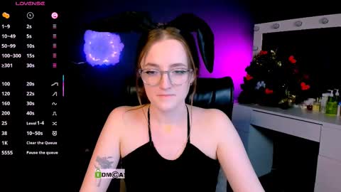 Snapshot of luna_berryy chatting on 02/21/25, 11:43 luna_berryy online show from 02/21/25, 11:43