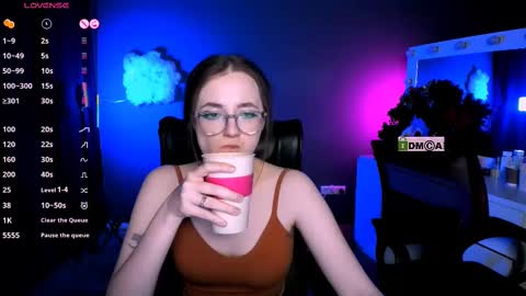 Snapshot of luna_berryy chatting on 02/26/25, 02:15 luna_berryy online show from 02/26/25, 02:15