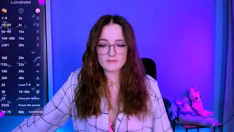 Snapshot of luna_berryy chatting on 11/18/25, 08:57 luna_berryy online show from 11/18/25, 08:57