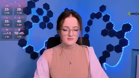 Snapshot of luna_berryy chatting on 12/17/25, 09:32 luna_berryy online show from 12/17/25, 09:32