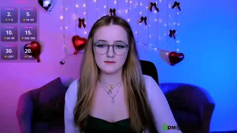 luna_berryy online show from 03/20/26, 08:57