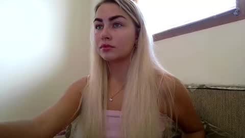 Snapshot of luna_blazer chatting on 10/15/25, 09:09 luna_blazer online show from 10/15/25, 09:09