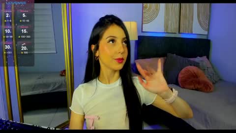 Snapshot of luna_celeeste_ chatting on 04/24/26, 05:37 Luna online show from 04/24/26, 05:37