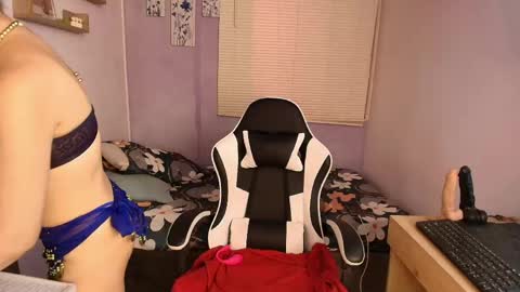 luna_desiree online show from 04/22/26, 09:05