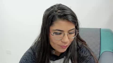 luna  online show from 09/13/25, 11:10