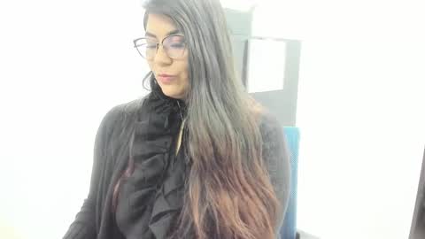 luna  online show from 10/20/25, 11:43