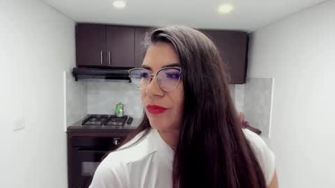 luna  online show from 10/28/25, 11:14