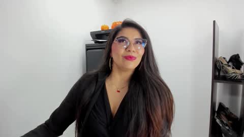 luna  online show from 11/10/25, 11:20