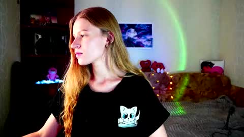 Snapshot of luna_evan chatting on 10/06/25, 10:12 luna_evan online show from 10/06/25, 10:12