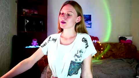 Snapshot of luna_evan chatting on 10/07/25, 09:28 luna_evan online show from 10/07/25, 09:28