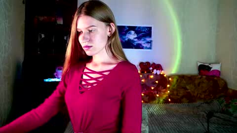 Snapshot of luna_evan chatting on 10/27/25, 09:57 luna_evan online show from 10/27/25, 09:57