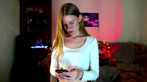 Snapshot of luna_evan chatting on 10/28/25, 09:57 luna_evan online show from 10/28/25, 09:57