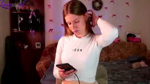luna_evan online show from 05/12/26, 07:16
