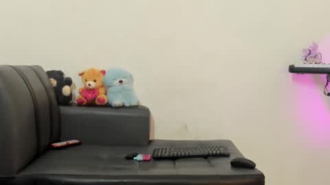 Snapshot of luna_fioree chatting on 11/19/25, 05:07 Luna Fioree online show from 11/19/25, 05:07