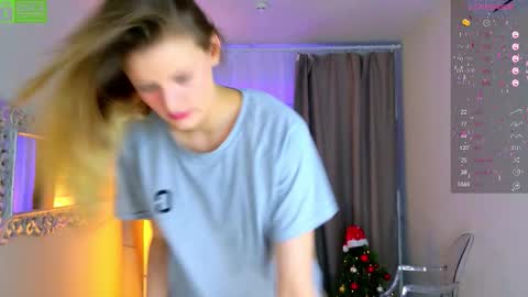 Luna online show from 12/17/25, 05:57