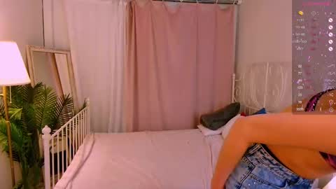 Luna online show from 03/05/26, 01:07