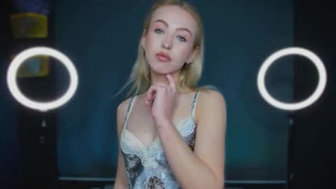 Elizabeth online show from 01/13/26, 07:24