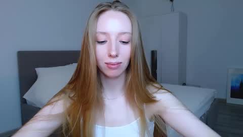 Snapshot of luna_insanity chatting on 12/16/24, 12:04 Luna online show from 12/16/24, 12:04