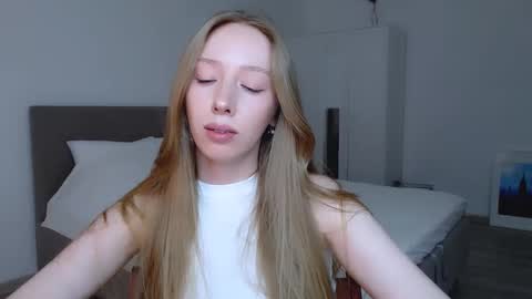 Snapshot of luna_insanity chatting on 01/11/25, 11:46 Luna online show from 01/11/25, 11:46