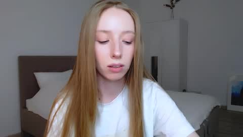 Snapshot of luna_insanity chatting on 01/19/25, 11:32 Luna online show from 01/19/25, 11:32