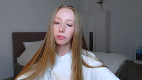 Snapshot of luna_insanity chatting on 02/12/25, 10:59 Luna online show from 02/12/25, 10:59