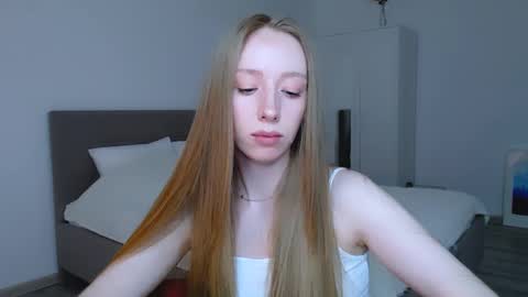 Snapshot of luna_insanity chatting on 02/17/25, 10:03 Luna online show from 02/17/25, 10:03