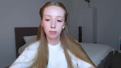 Snapshot of luna_insanity chatting on 03/07/25, 10:21 Luna online show from 03/07/25, 10:21