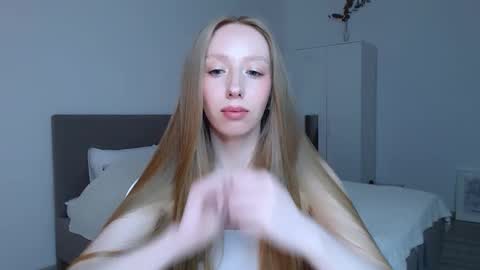 Snapshot of luna_insanity chatting on 09/15/25, 07:03 Luna online show from 09/15/25, 07:03