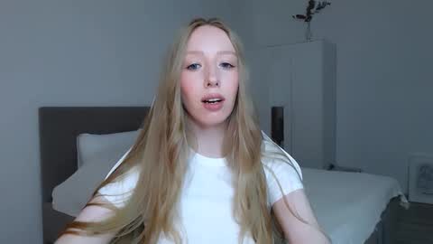 Snapshot of luna_insanity chatting on 10/11/25, 07:23 Luna online show from 10/11/25, 07:23