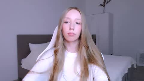 Snapshot of luna_insanity chatting on 11/04/25, 07:57 Luna online show from 11/04/25, 07:57