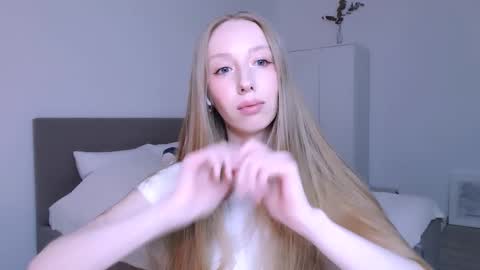 Snapshot of luna_insanity chatting on 12/01/25, 09:20 Luna online show from 12/01/25, 09:20