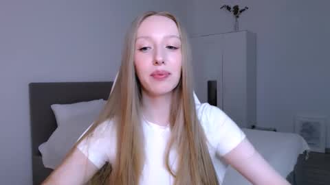 Snapshot of luna_insanity chatting on 01/14/26, 08:47 Luna online show from 01/14/26, 08:47