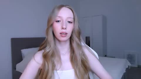 Snapshot of luna_insanity chatting on 02/23/26, 09:23 Luna online show from 02/23/26, 09:23