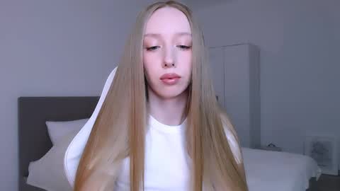 Luna online show from 04/02/26, 09:12